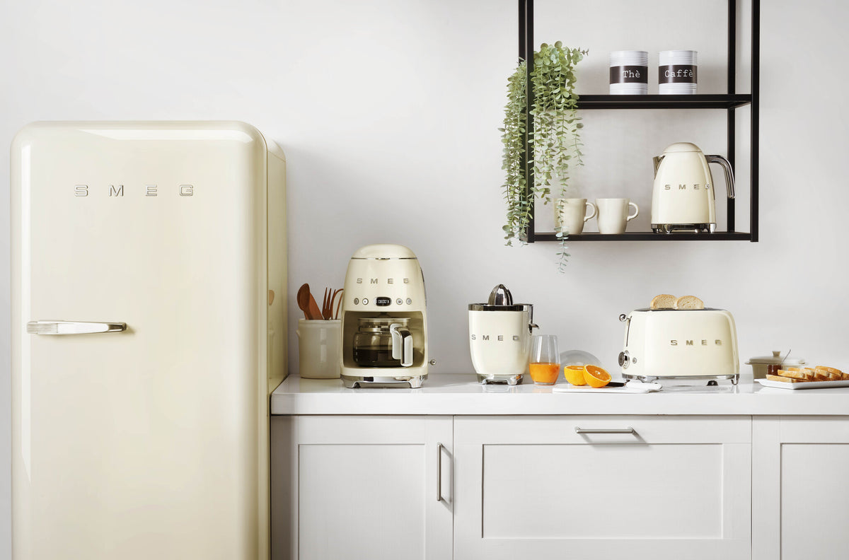 Smeg 50's Style Drypfilter kaffemaskine DCF02CREU Creme