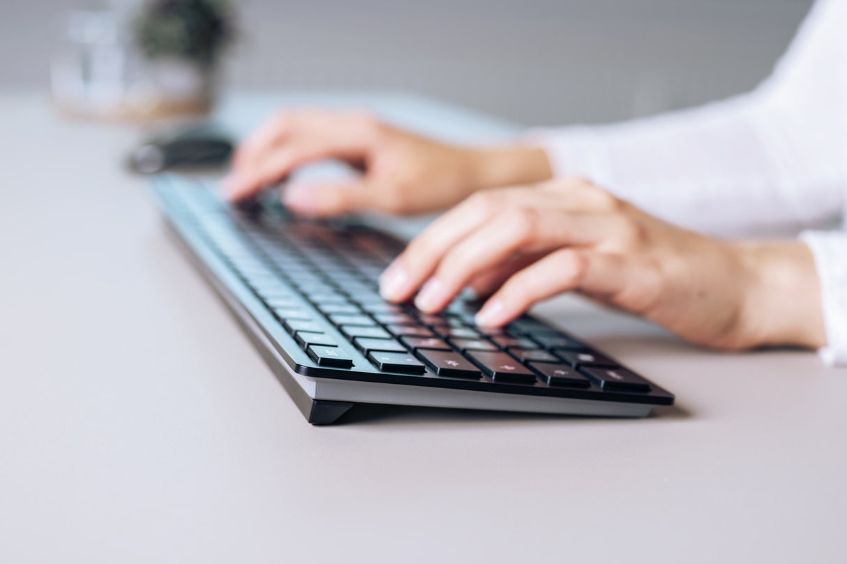 CHERRY KW 9100 SLIM tastatur Universel RF trådløs + Bluetooth QWERTY Nordisk Sort