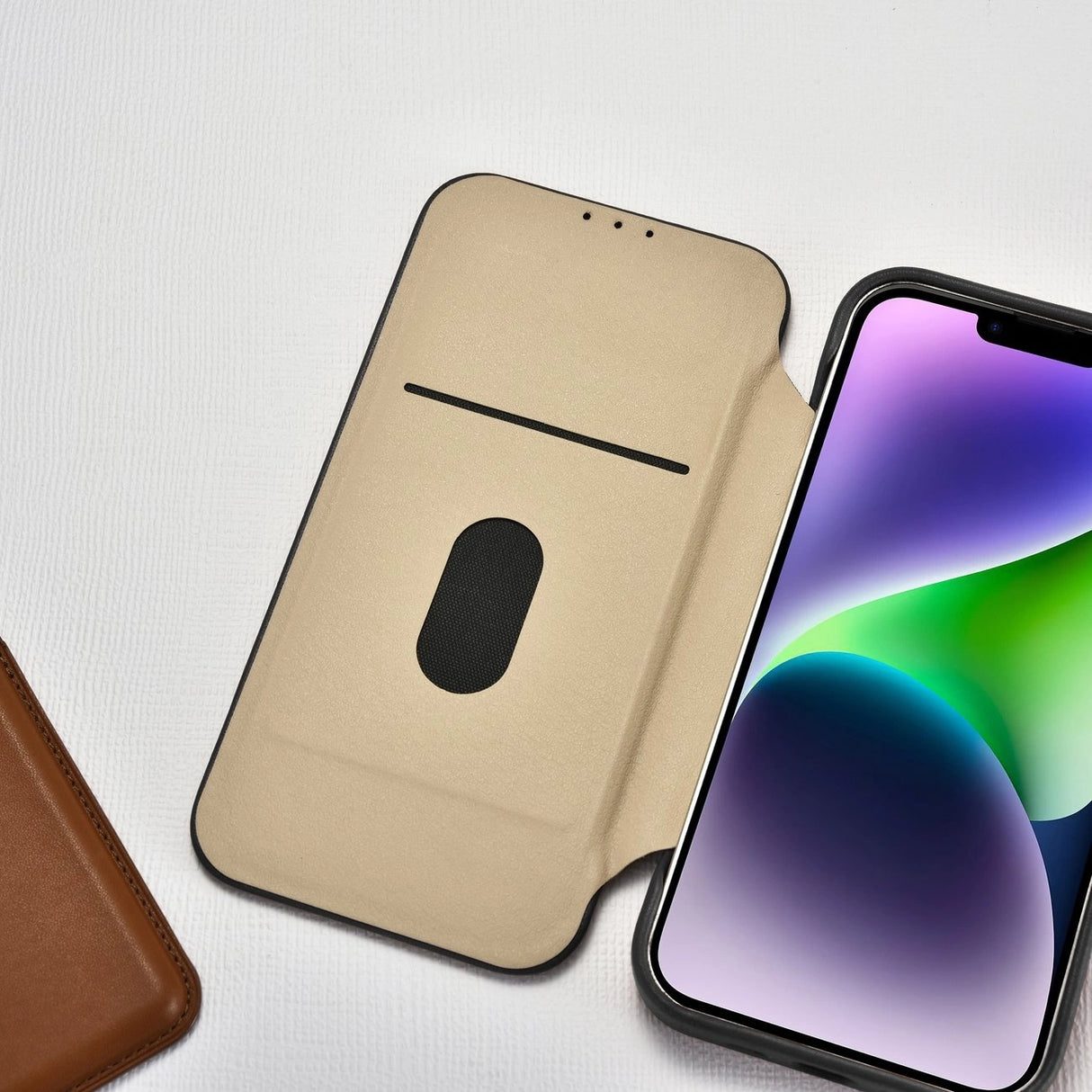 iCarer CE Premium læder Folio Case iPhone 14 Plus Magnetisk Flip læder Folio Case MagSafe sort (WMI14220715-BK)