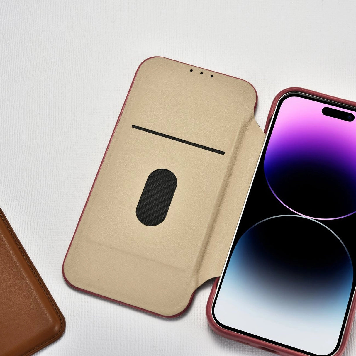 iCarer CE Premium Leather Folio Case iPhone 14 Pro Max Magnetisk Flip Cover MagSafe Red (WMI14220716-RD)