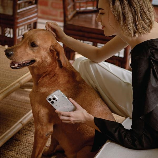 Uniq Coehl Solitaire-hylster til iPhone 14 Plus - gennemsigtigt