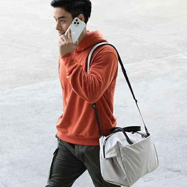 Uniq Combat-hylster til iPhone 14 Pro - gennemsigtige