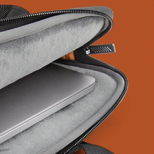 Uniq Stockholm taske til en 16" laptop - blå