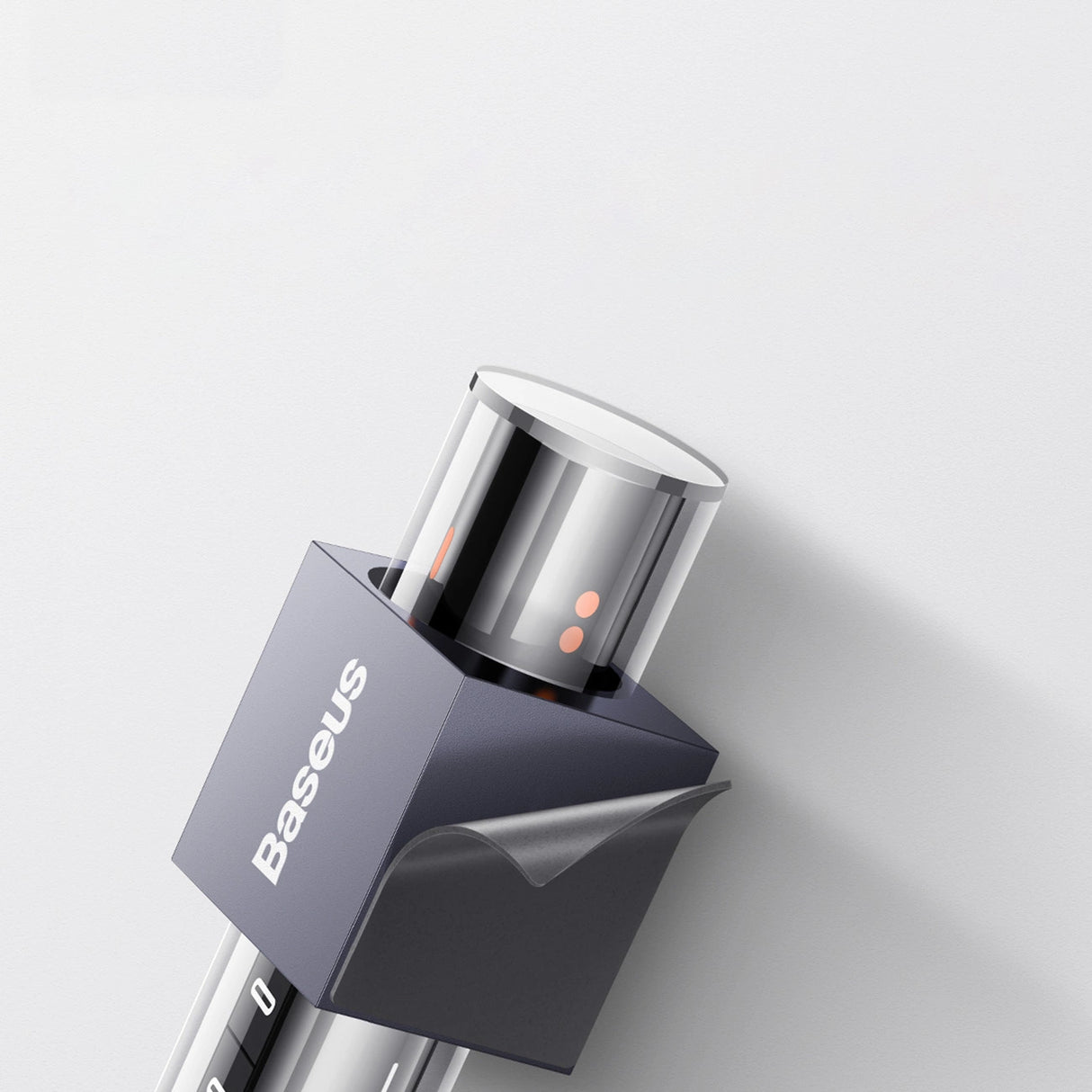 Baseus parkeringsskilt til telefonnummeret på det grå instrumentbræt