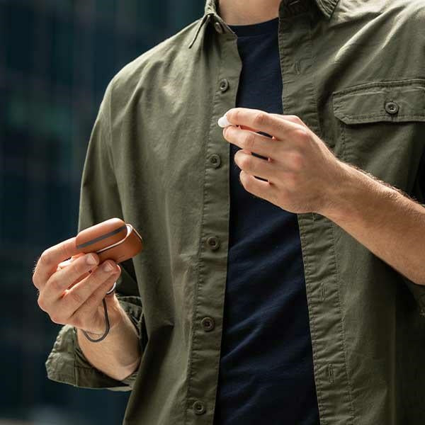 Uniq Terra Ægte læderfoder til AirPods Pro 2 - brun