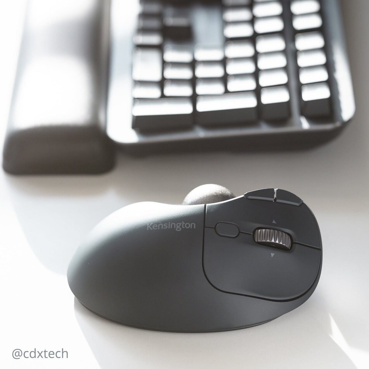 Kensington Pro Fit Ergo TB550 Trackball