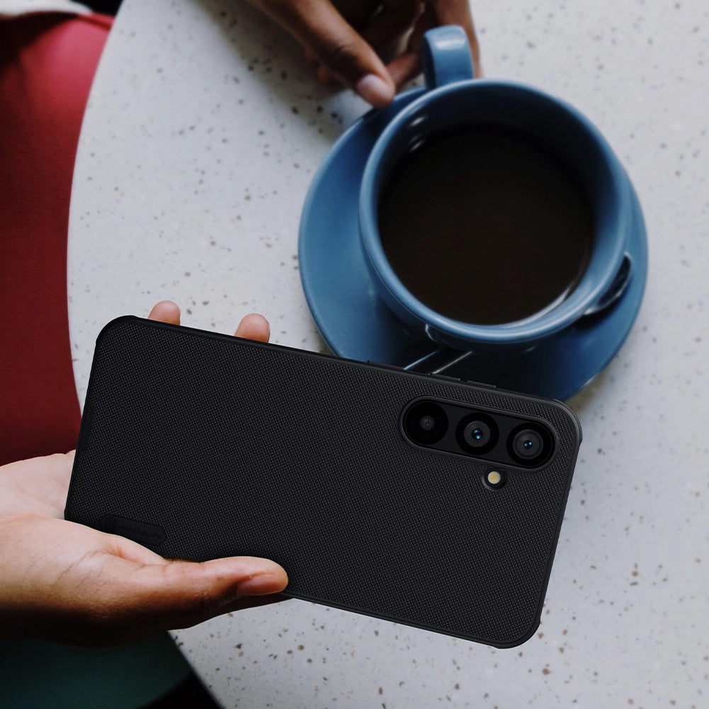 Nillkin Super Frosted Shield Pro forstærket etui til Samsung Galaxy S23 FE - sort