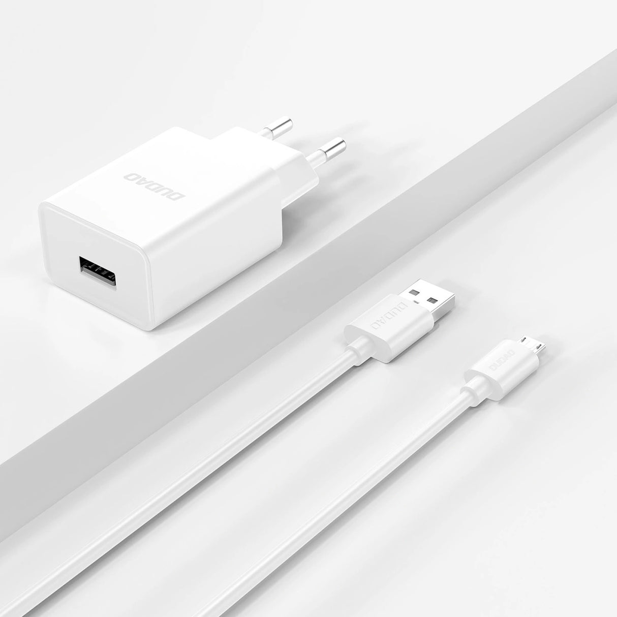Dudao A4EU USB-A 2.1A vægoplader - hvid + USB-A - micro USB-kabel