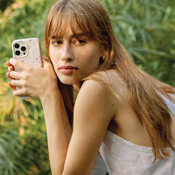 Uniq Coehl Prairie æske til iPhone 15 Pro Max - beige