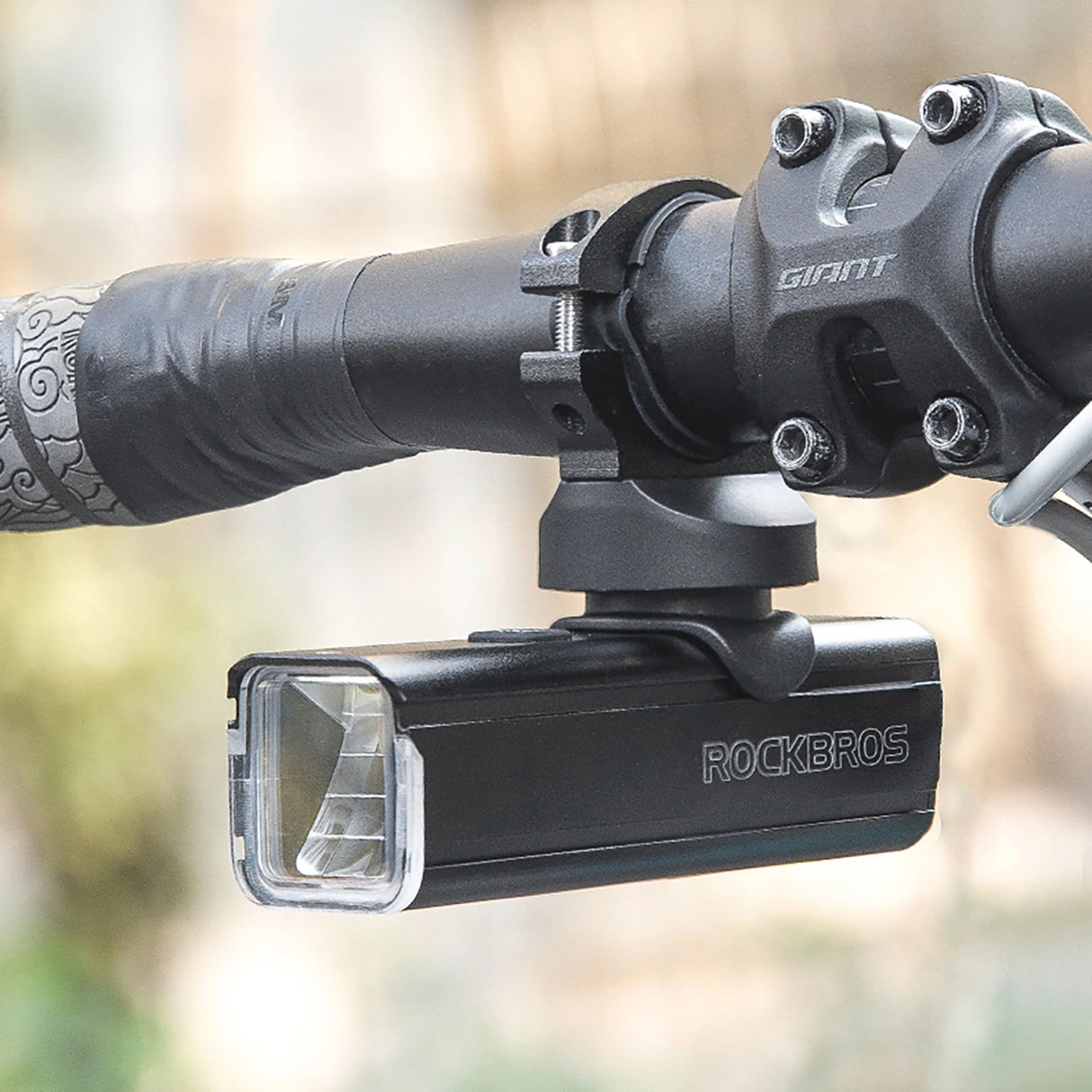 Rockbros 24610002001 front bicycle light 1000 lm + USB-C - USB-A cable - black