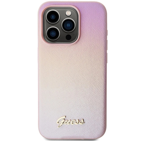 Guess Saffiano Iridescent Script-hylster til iPhone 15 Pro - pink