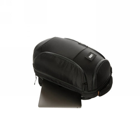 UAG BackPack rygsæk med en kapacitet på 18 liter til en 13" laptop - sort