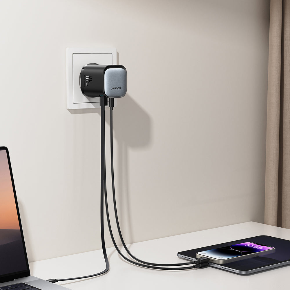 Joyroom JR-TCL02 65W USB-A USB-C GaN oplader med indbygget USB-C kabel - sort