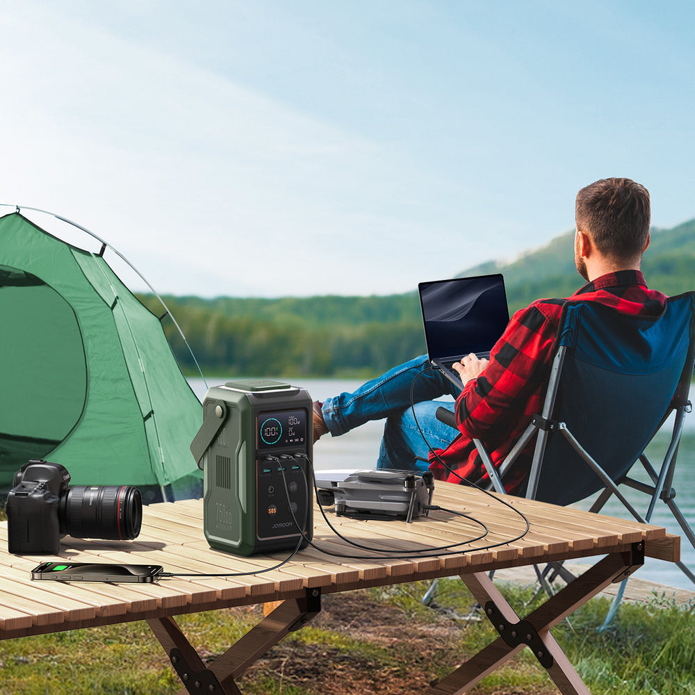 Powerbank Joyroom JR-PBF10 75000mAh 100W 3x USB-C 3x USB-A med foldelig lommelygte og håndtag - grønt