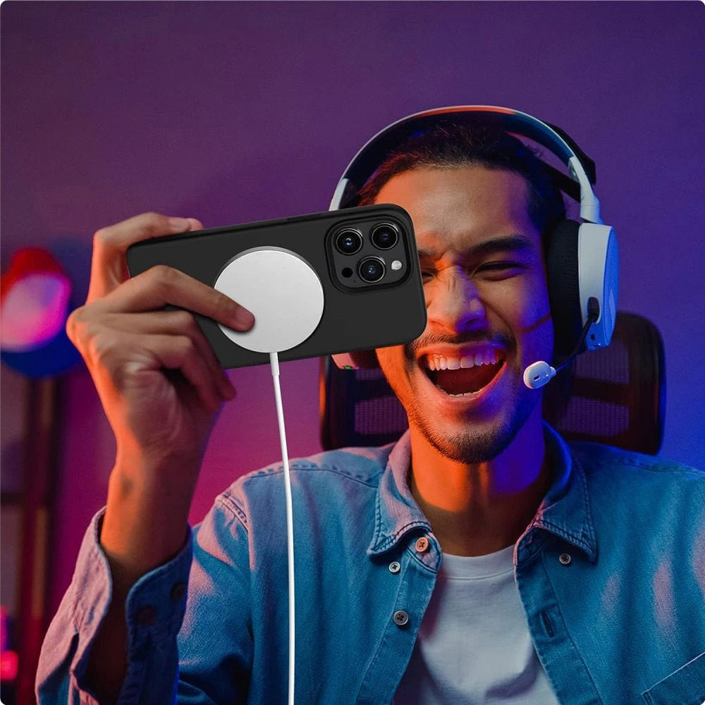 Tech-Protect Silicone MagSafe Case til iPhone 13 / 14 - sort