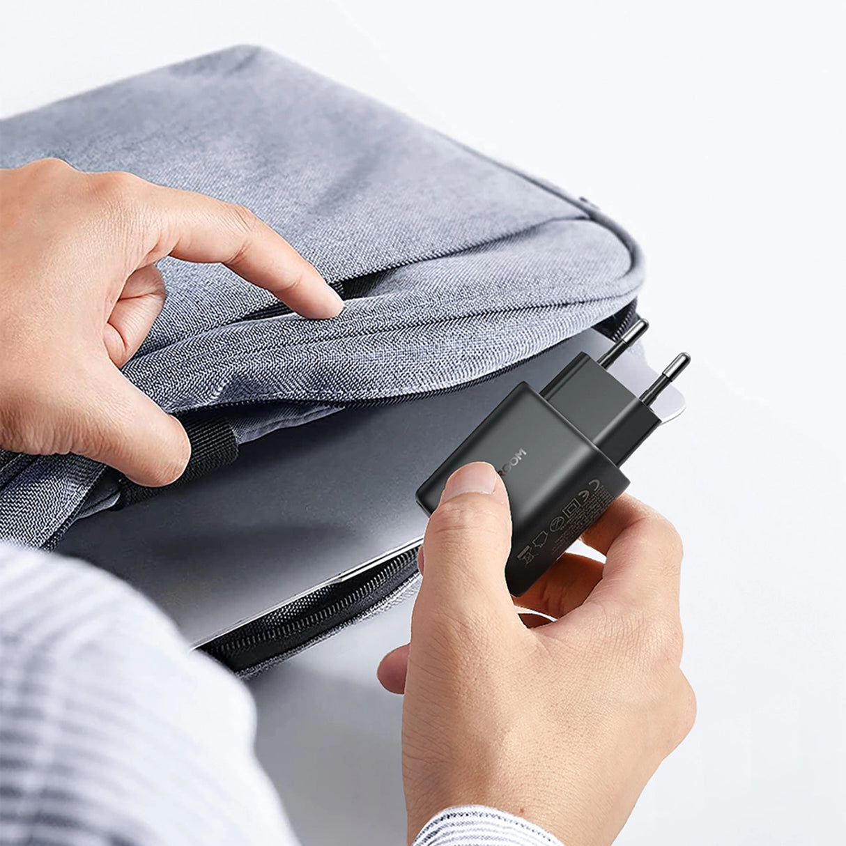 Joyroom JR-TCF23 netværksoplader USB-C 25W SFC / PPS / PD - sort + USB-C / USB-C kabel 1m