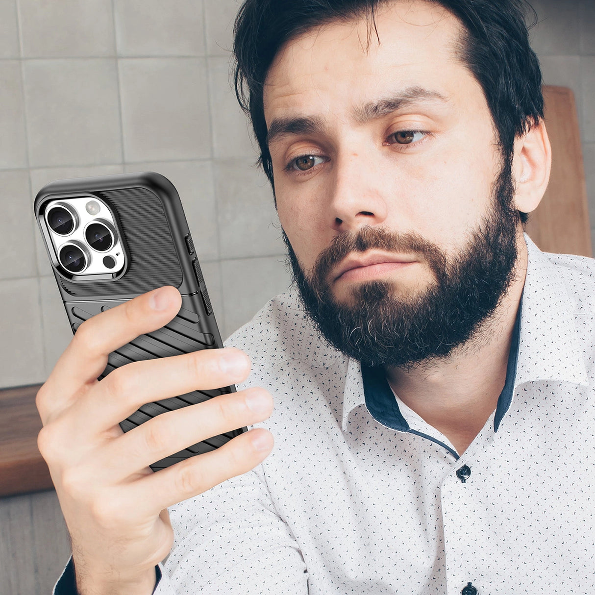 Thunder Case til iPhone 16 Pro Silicone Case - sort