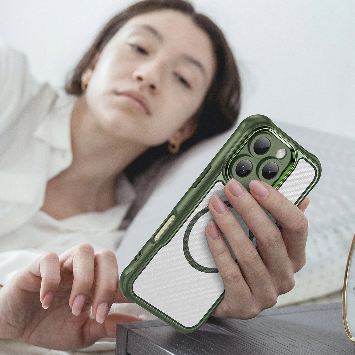 Ledende serie MagSafe Silicone Case til iPhone 16 Pro - Grøn