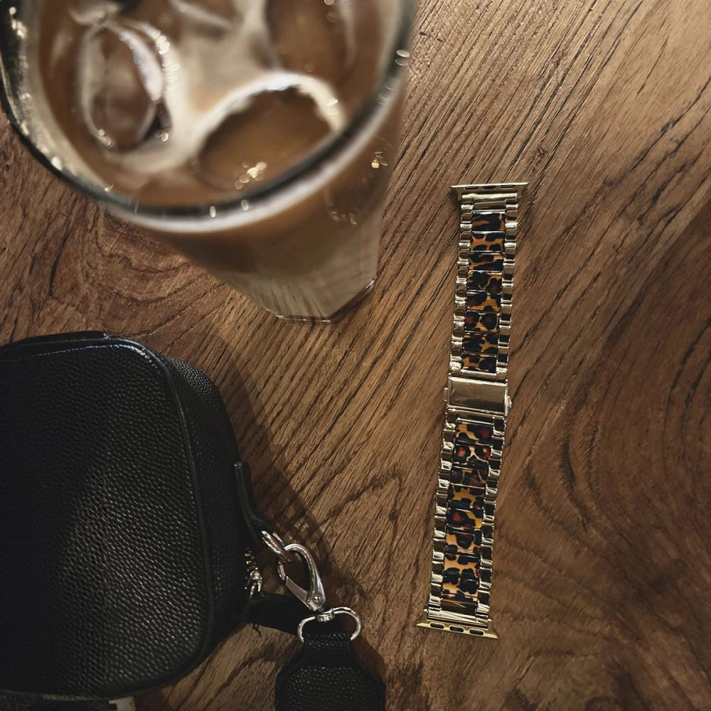 Tech-Protect Modern Apple Watch Strap 4 / 5 / 6 / 7 / 8 / 9 / SE (38 / 40 / 41 mm) - Guld / Leopard
