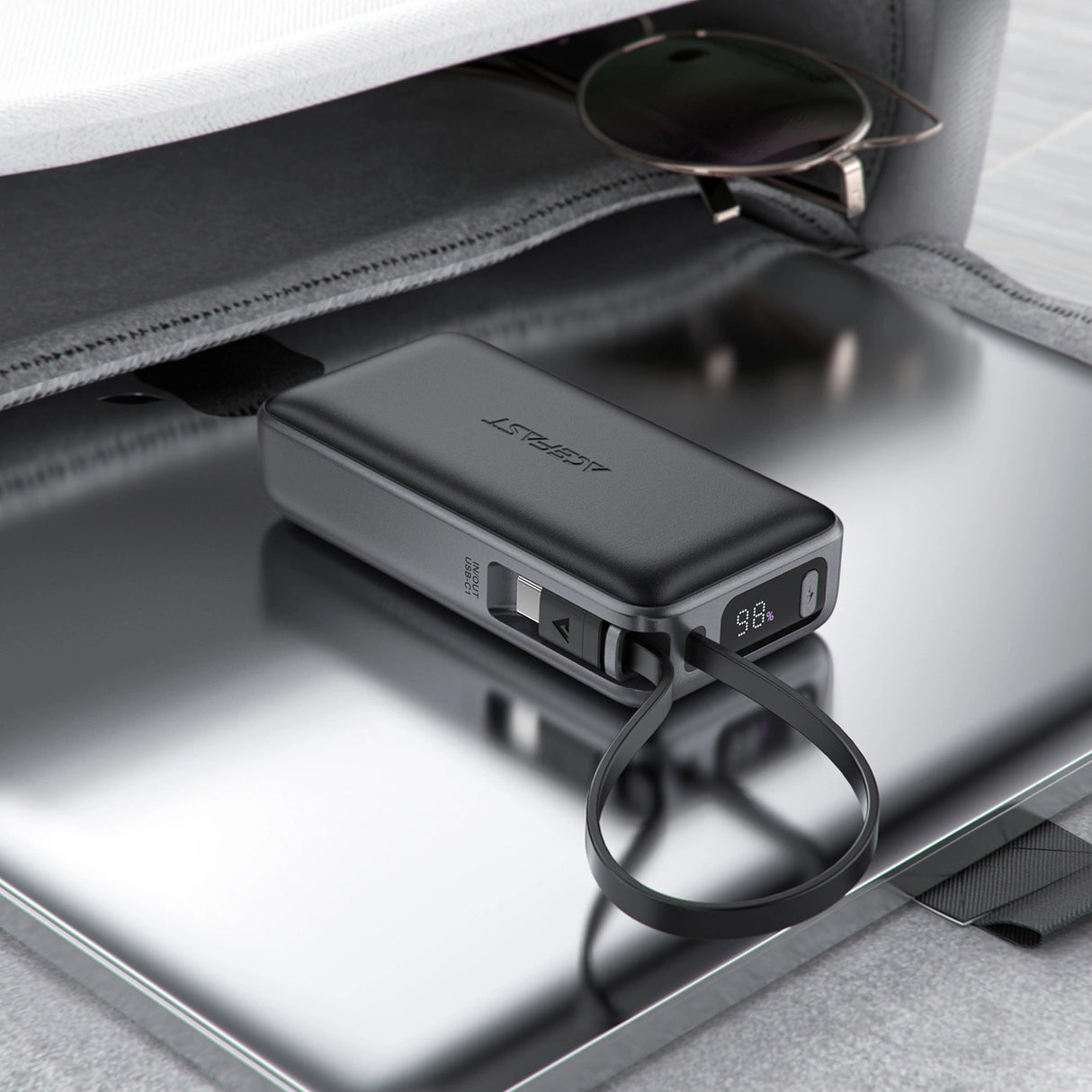 Acefast M7-10000 PD30W Powerbank med indbygget kabel - sort