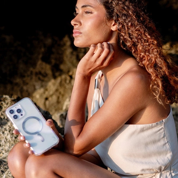 Uniq Coehl Savon Magnetisk opladningsfoder til iPhone 16 - Gennemsigtig