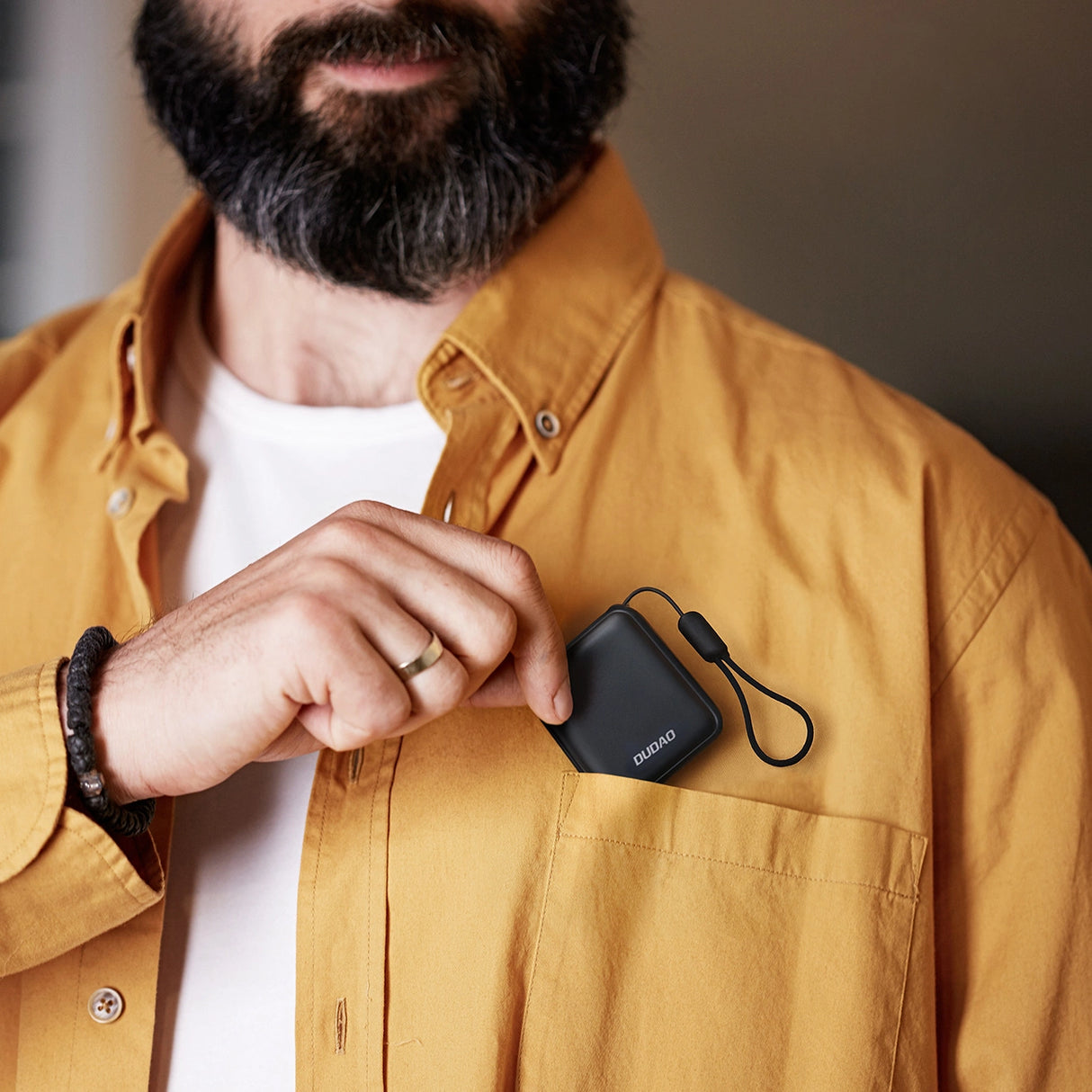 Dudao K22+ Ultra-Compact Power Bank 10000mAh 22.5W USB-C med Pendant/Kabel - Grå