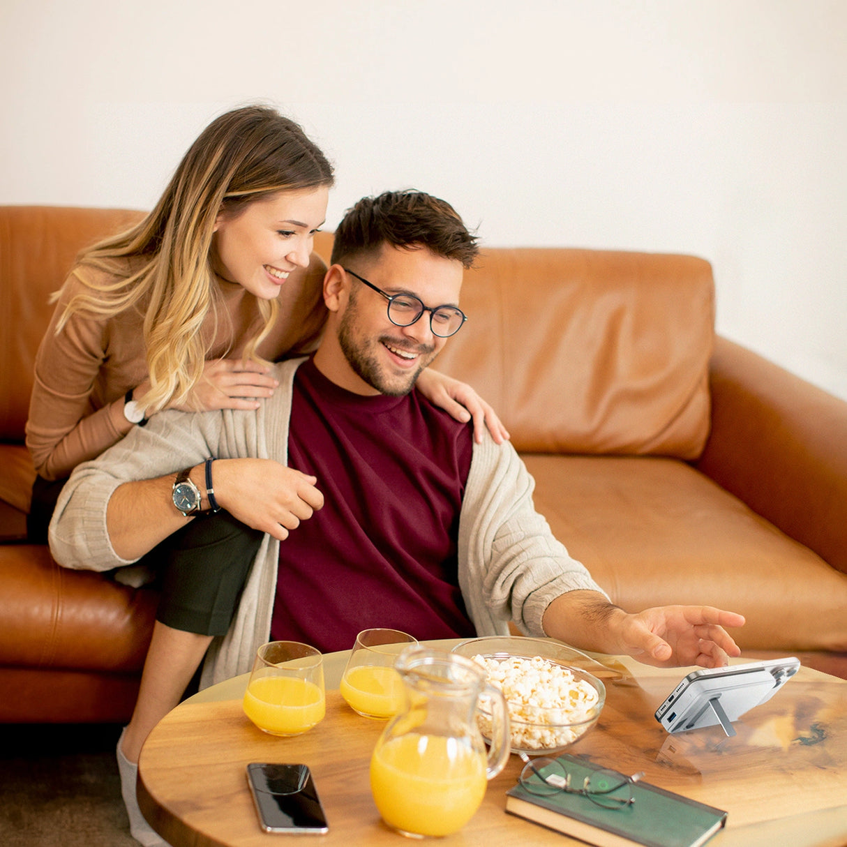 Powerbank Wozinsky WLWP-10KA0Y3WS 22.5W PD Qi2 10000 mAh, med stand, 1x USB-A, 1x USB-C - hvid