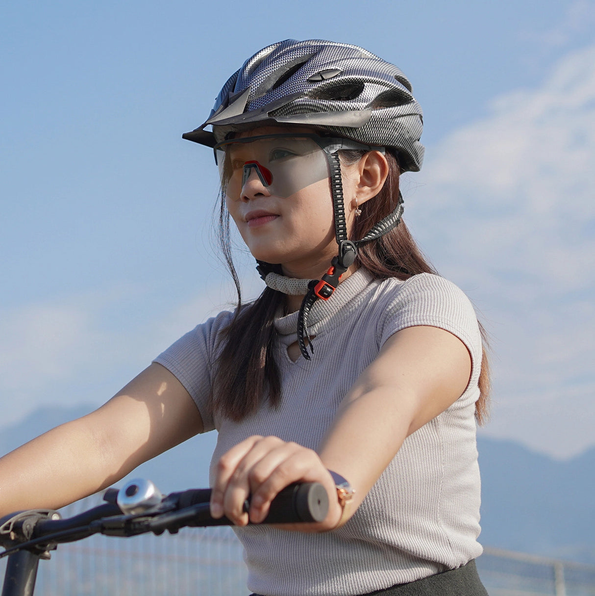 Rockbros polariserede cykelbriller med UV-beskyttelse og korrigerende indlæg - grå