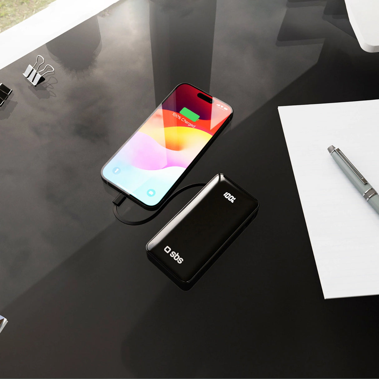 Powerbank SBS 10000 mAh 20W med indbygget USB-C-kabel og digital skærm - sort