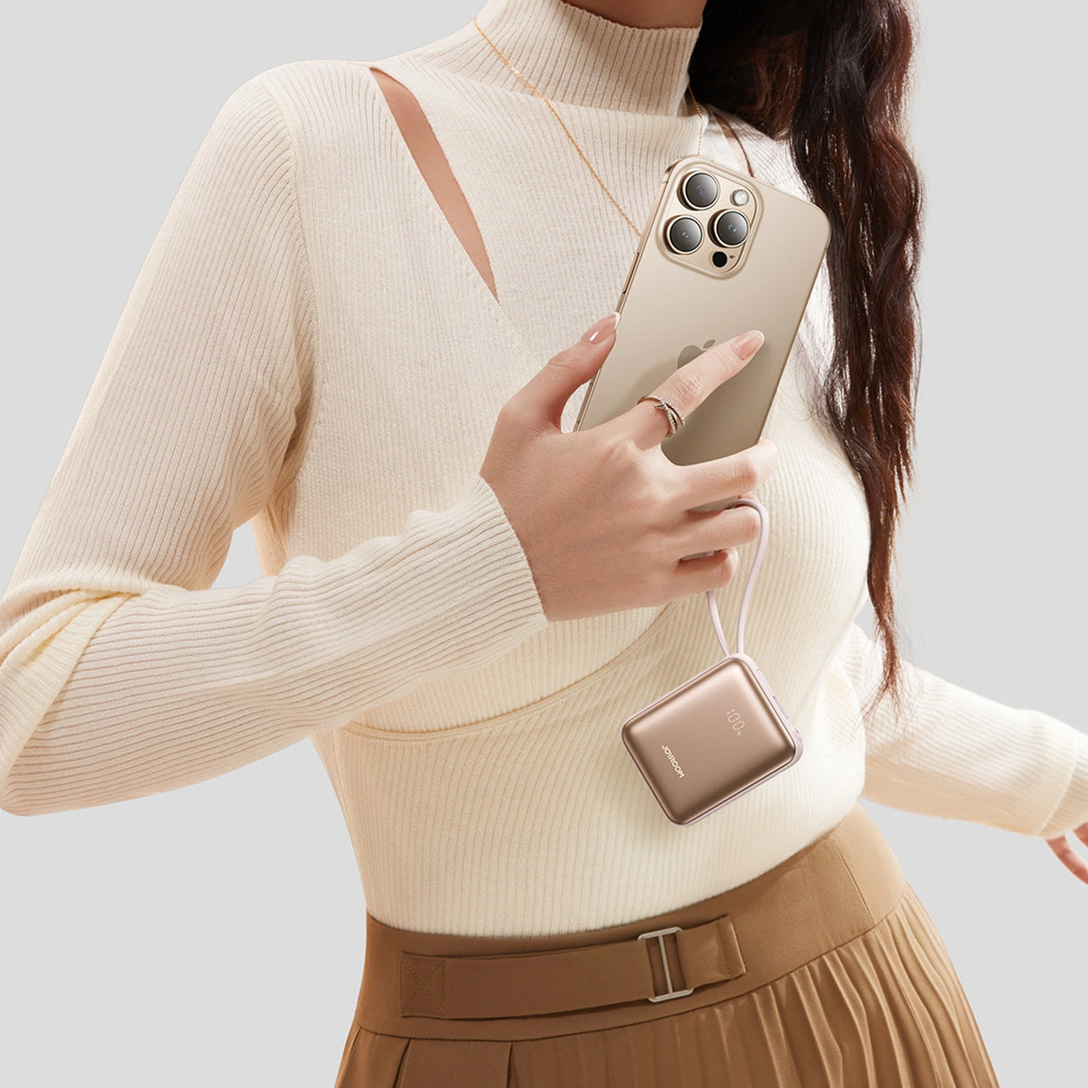 Joyroom JR-PBF27 22.5W 10000mAh Powerbank med to indbyggede kabler - guld