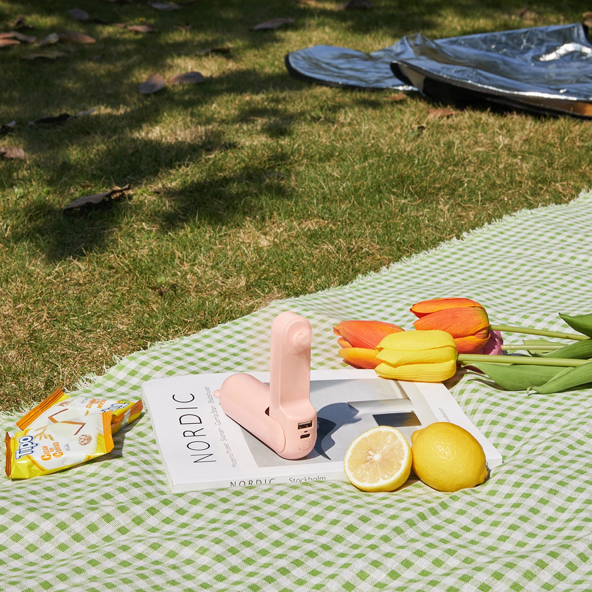 Jisulife håndholdt ventilator Life8 bærbar USB-ventilator med Power Bank-funktion 2000mAh og lommelygte - Pink