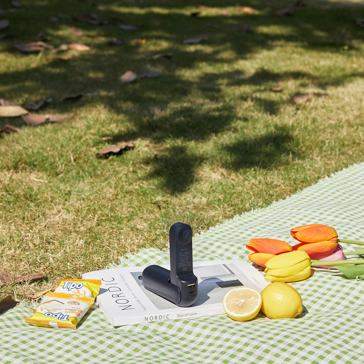 Jisulife håndholdt ventilator Life8 Mini bærbar USB-ventilator med Power Bank-funktion 2000mAh og lommelygte - blå