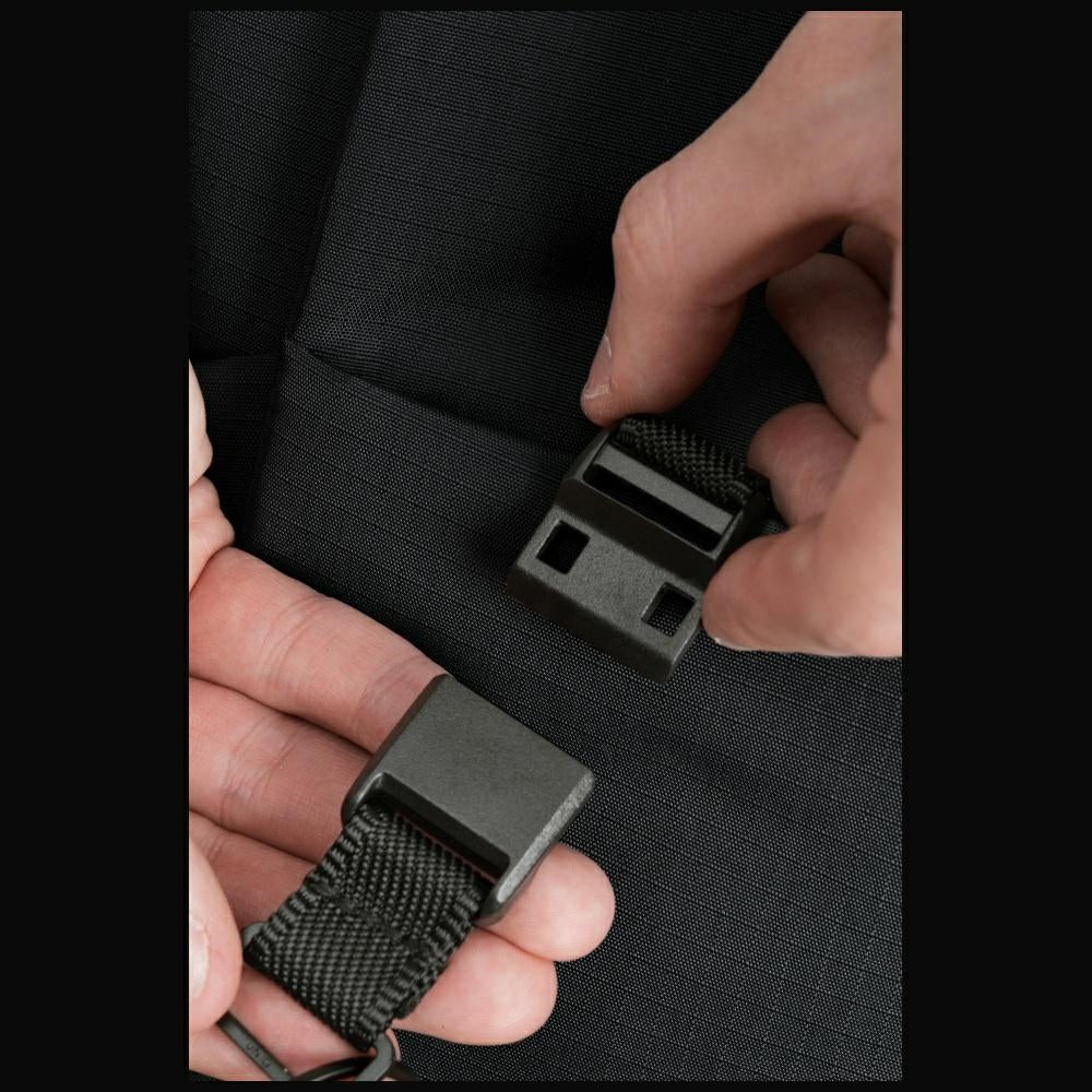 Uniq Arden Sling 2L Bag - Pink