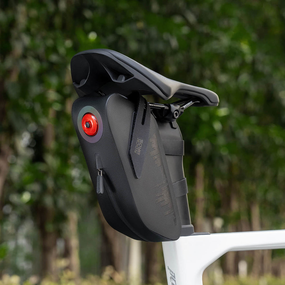 Rockbros AS-078-1 Bicycle Seat Bag with Smart Rear Light 0.8L - Black