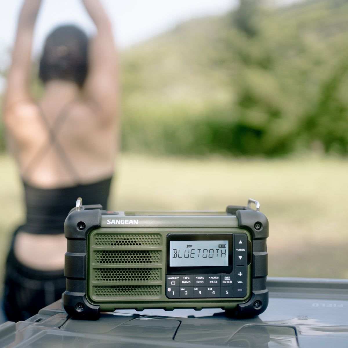 Sangean MMR-99 multi-powered radio green