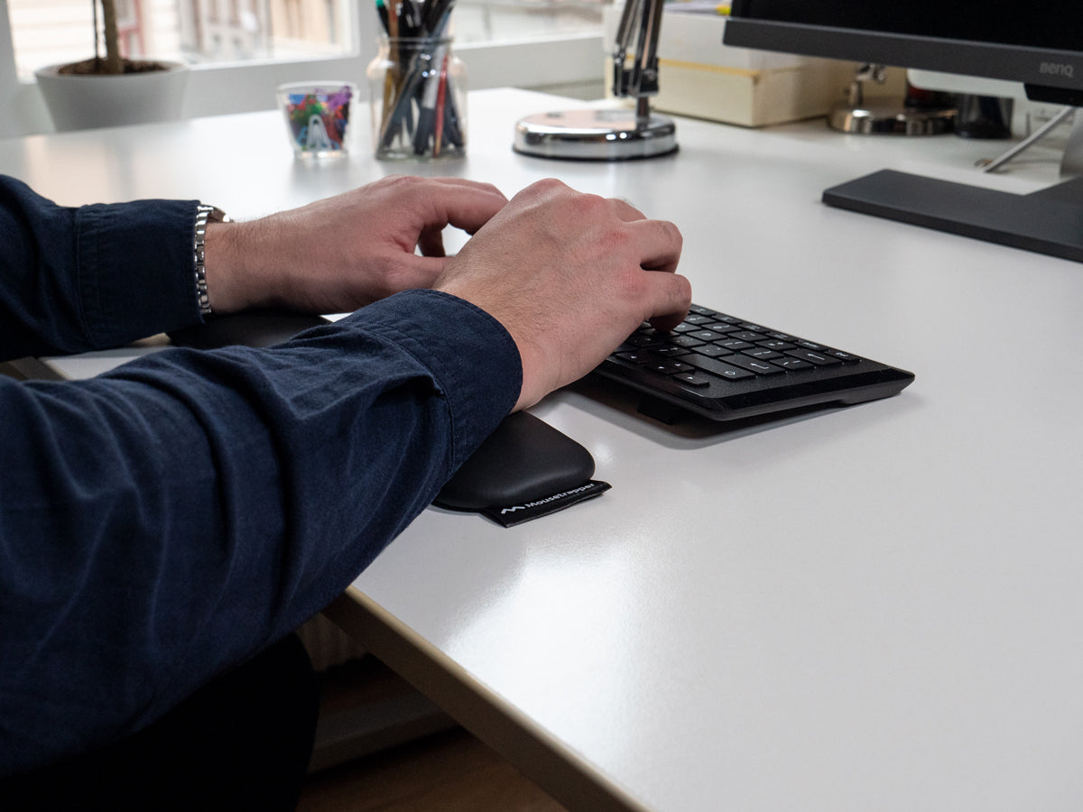 Mousetrapper Wrist Support håndledsstøtte Imiteret læder Sort