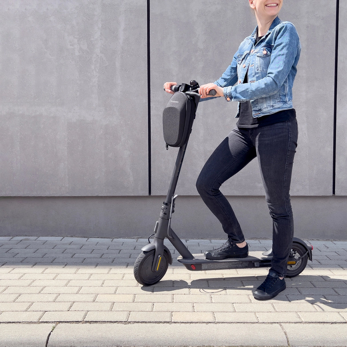 Wozinsky vandtæt scooter bar taske scooter taske 4l sort (WSB1BK)