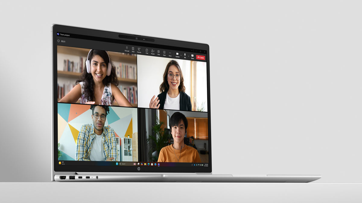 HP E0QB1AT laptop AMD Ryzen™ 5 230 35.6 cm (14") WUXGA 16 GB DDR5-SDRAM 512 GB SSD Wi-Fi 7 (802.11be) Windows 11 Pro Silver