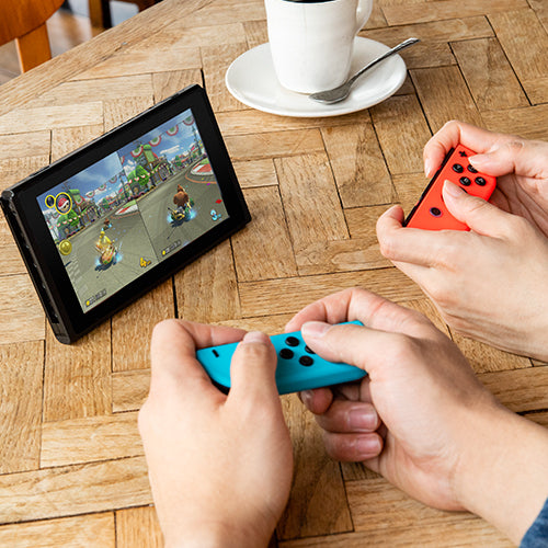 Nintendo Switch V2 2019 bærbar spilkonsol 15,8 cm (6.2") 32 GB Berøringsskærm Wi-Fi Sort, Blå, Rød