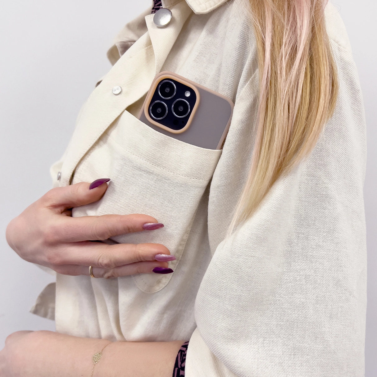 Kingxbar Plain Series Case Cover til iPhone 13 Pro Max silikone cover lyserød