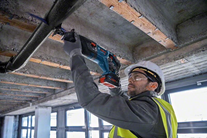Bosch GSA 18V-28 Professional Bajonetsav 18V Uden batteri Batteri og lader ikke inkluderet 1100W
