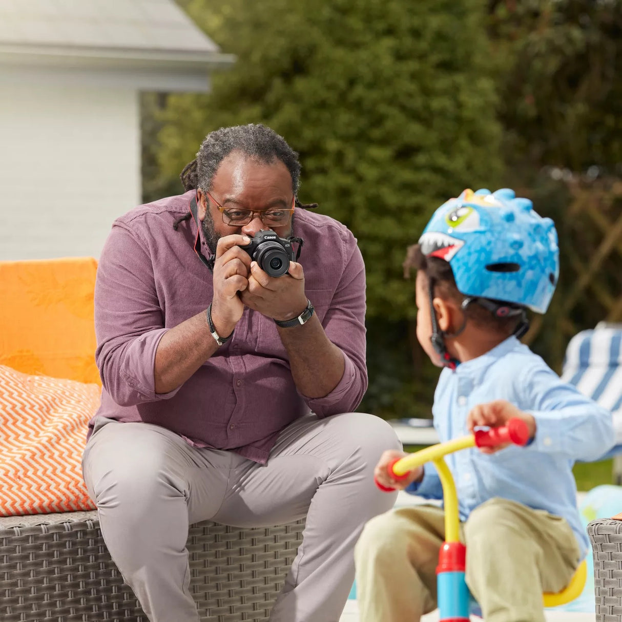 Canon EOS R100 Digitalkamera + RF-S 18–45MM IS STM