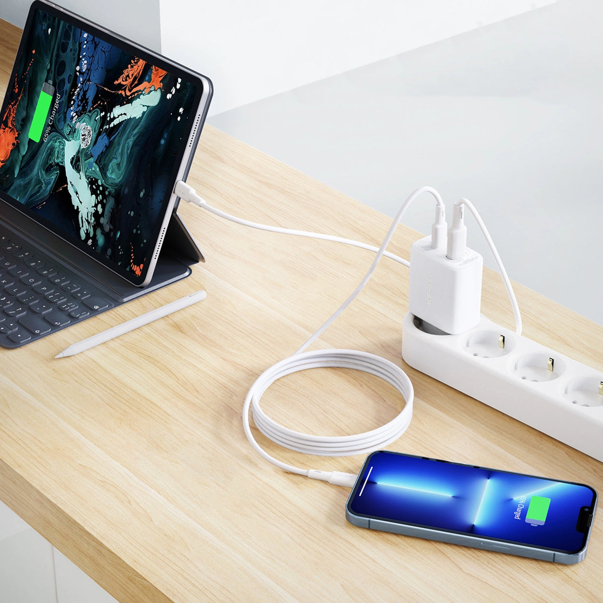 Acefast vægoplader USB Type C / USB 20W, PPS, PD, QC 3.0, AFC, FCP hvid (A25 hvid)