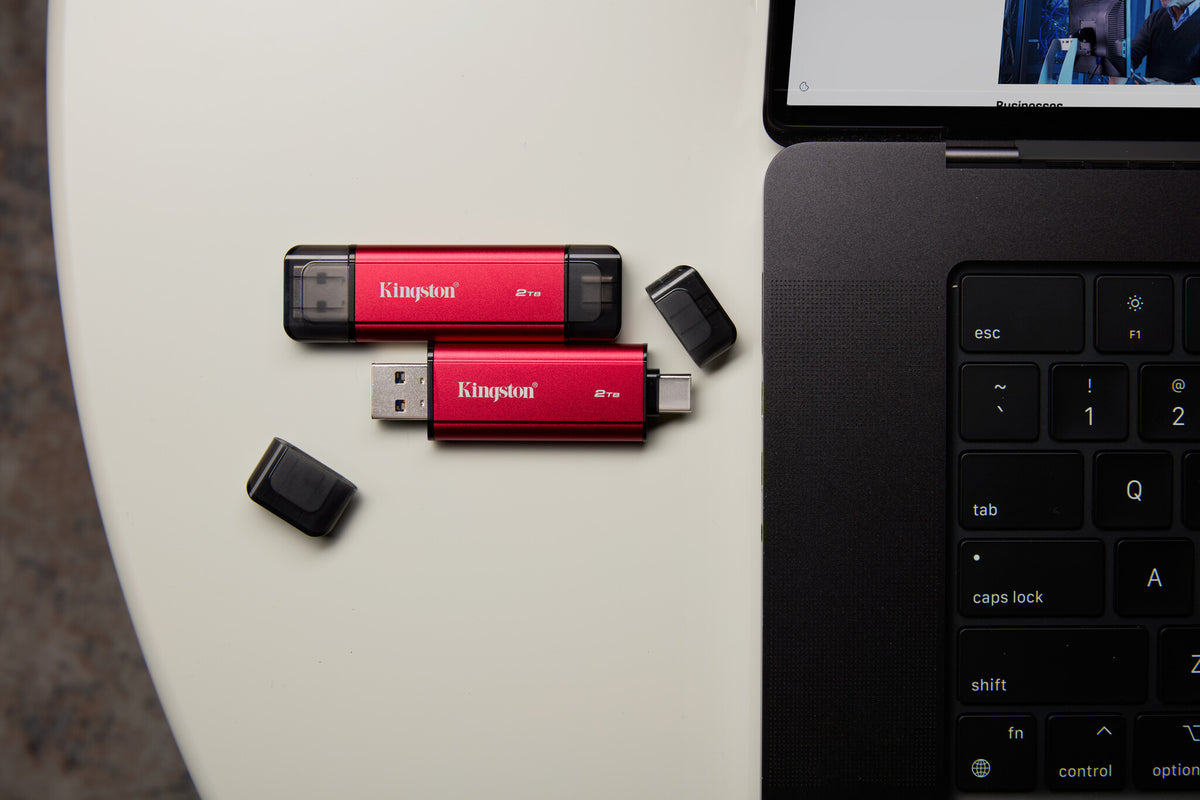 Kingston Technology 2TB Dual USB-A/C Portable SSD, Up to 1050MB/s USB 3.2 Gen 2