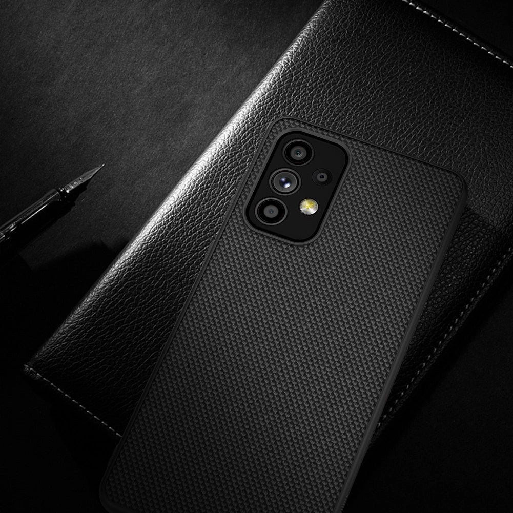 Nillkin Textured Case holdbar forstærket etui med gel ramme og nylon tilbage til Samsung Galaxy A73 sort