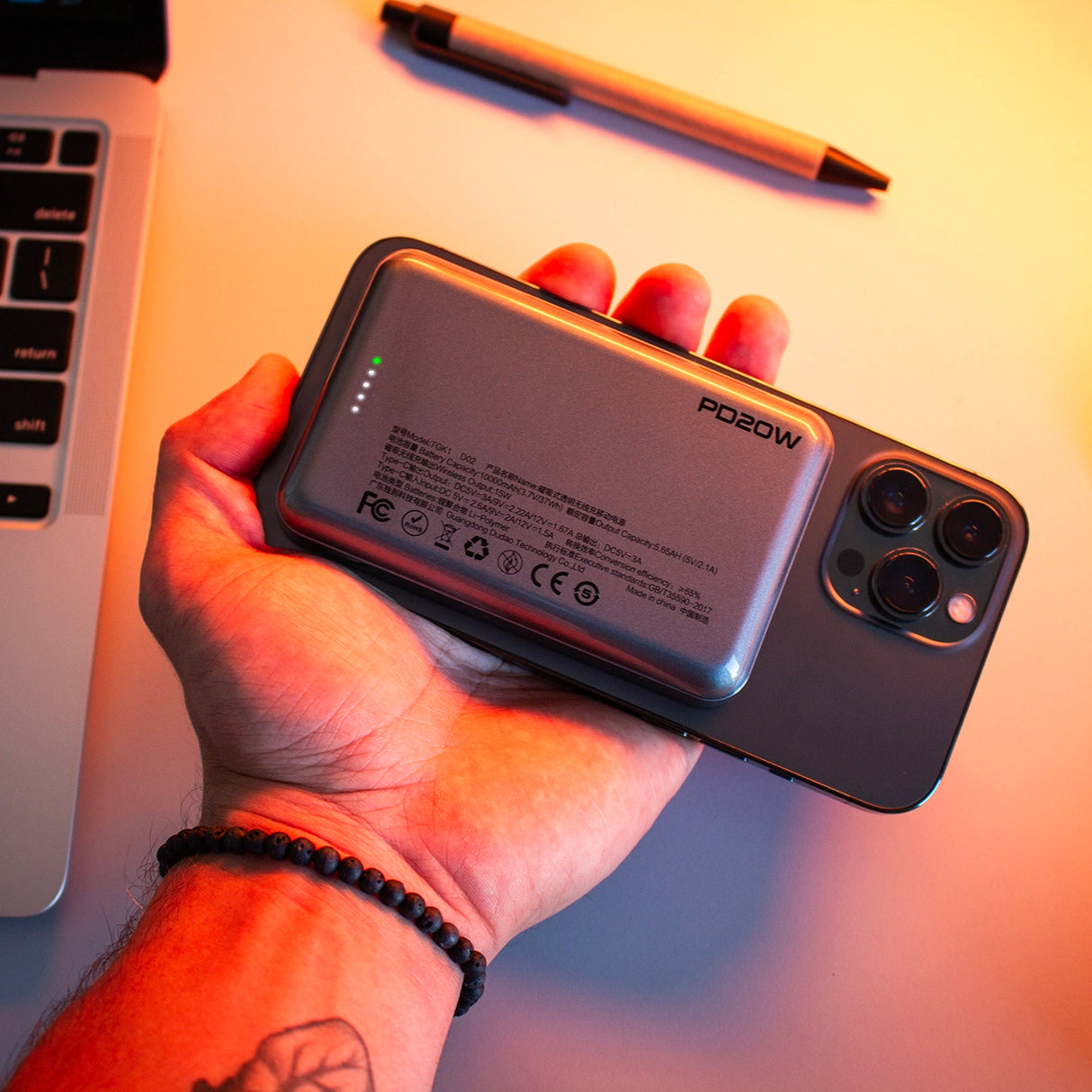 Dudao TGK1 powerbank med MagSafe trådløs oplader 20W 10000mAh sort (TGK1-sort)