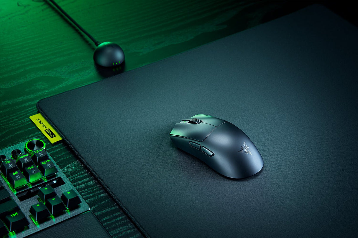 Razer Viper V4 Pro mus Spil Højre hånd RF Wireless + USB Type-C Optisk 50000 dpi