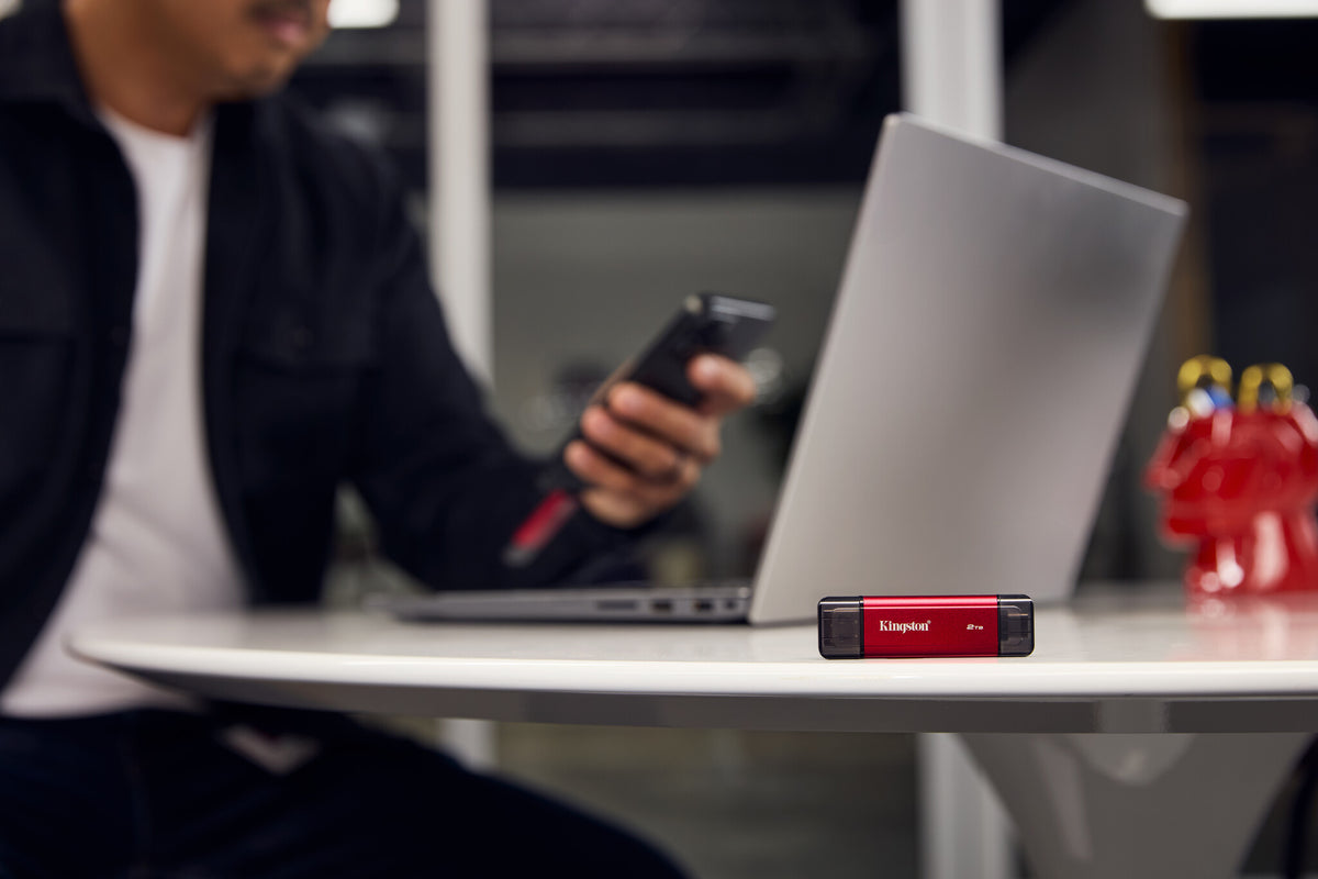 Kingston Technology 2TB Dual USB-A/C Portable SSD, Up to 1050MB/s USB 3.2 Gen 2