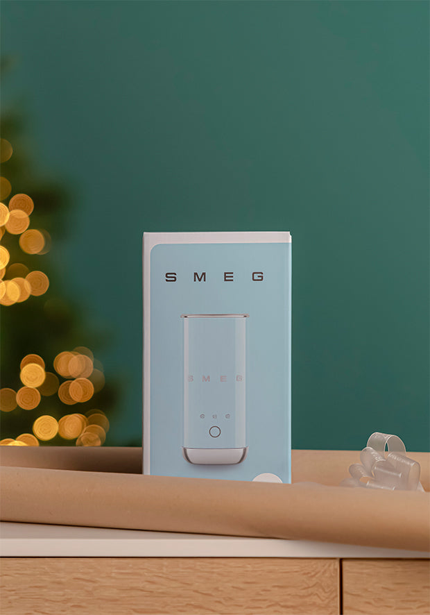 Smeg MFF02BLEU mini mælkeskummer sort