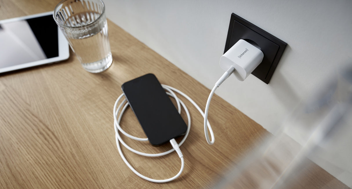 Intenso POWER ADAPTER USB-C/7802012 Universel Hvid Vekselstrøm Hurtig opladning Indendørs